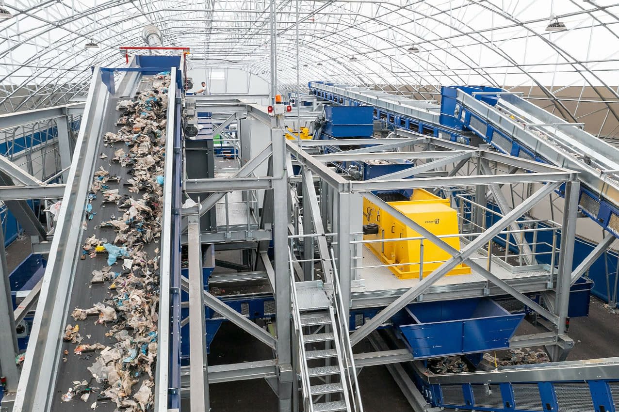 STADLER and RecycleMe join forces by combining consultancy on recyclability with the construction of sorting plants.